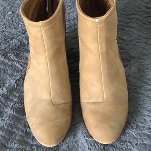 Qupid size 6 worn once!! Great condition